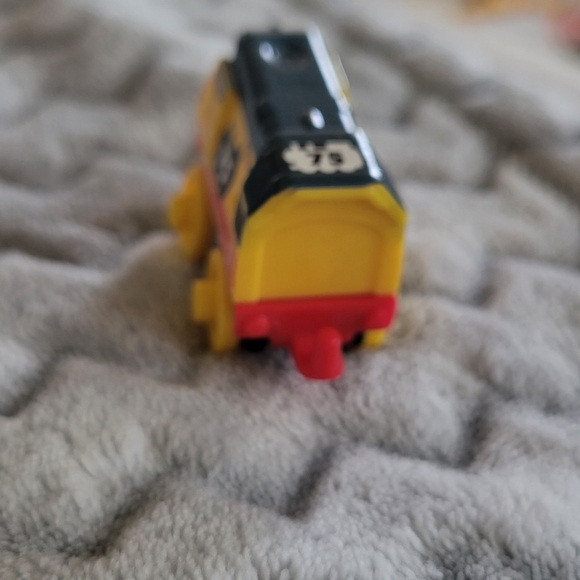 FISHER PRICE THOMAS & FRIENDS MINIS 2020 75TH ANNIVERSARY REBECCA MINI FIGURE - Picture 3 of 10